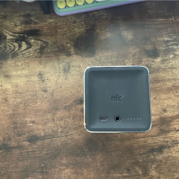 Harmon Kardon One portable Bluetooth speaker - Picture 3 of 3